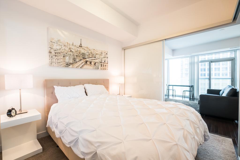 Downtown Luxury Lakeview Condo Торонто Екстериор снимка