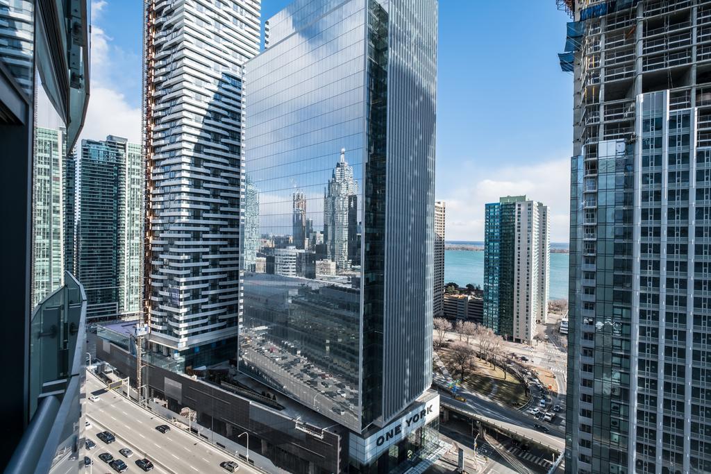 Downtown Luxury Lakeview Condo Торонто Екстериор снимка